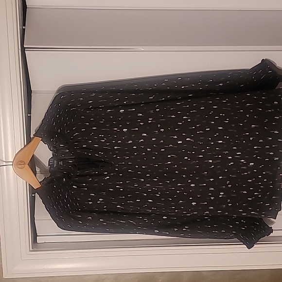 Simply Vera  Black with Pink Accents Blouse - Picture 2 of 2